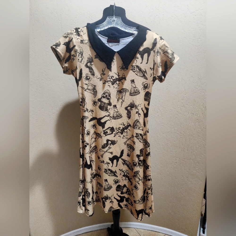 Insanity UK Tan Dress with Black Collar Skulls Spiders Bats M/L